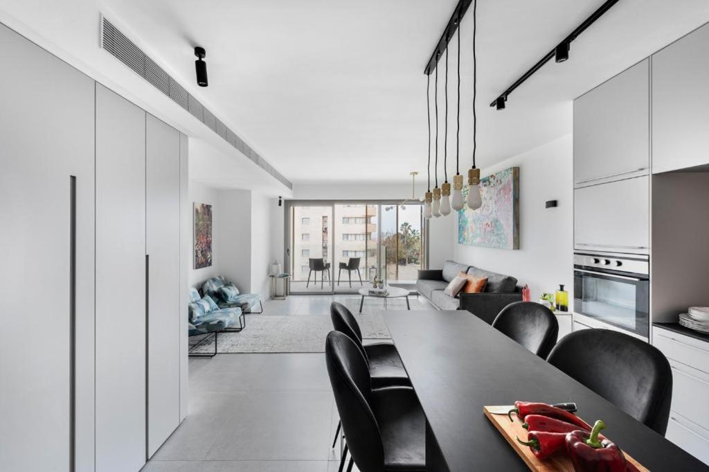 Yefet - By Beach Apartments Tlv Tel Aviv Eksteriør bilde